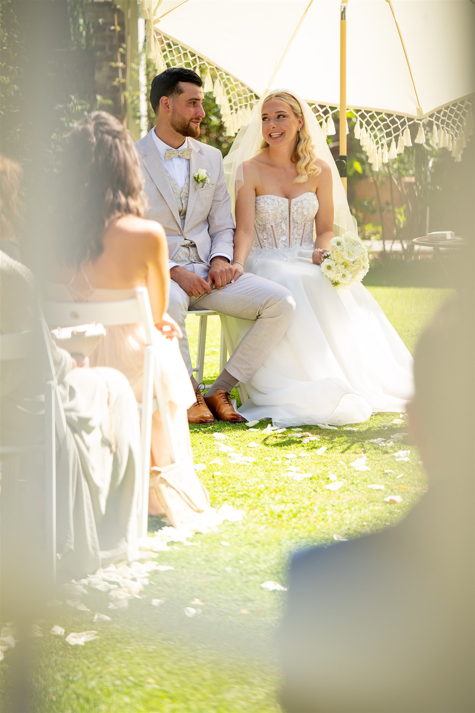 Annika und Sohayb während der freien Trauung
